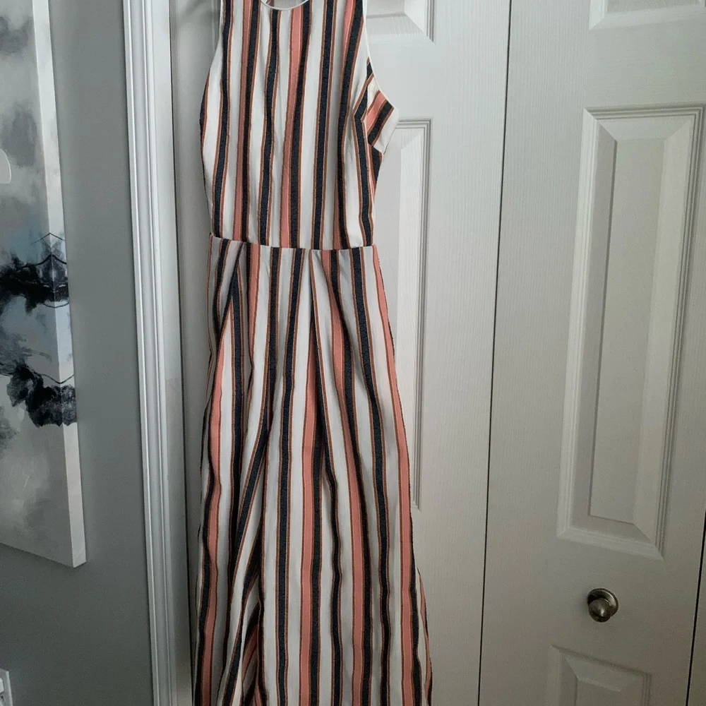 SZ L Adelyn Rae fully lined crop jumpsuit. - Picture 4 of 4